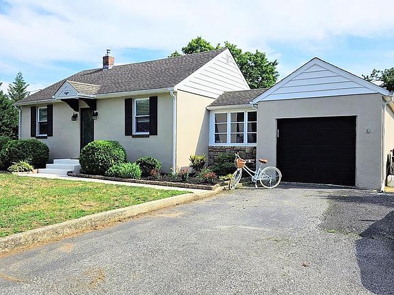2nd image of 279 Russell Ave