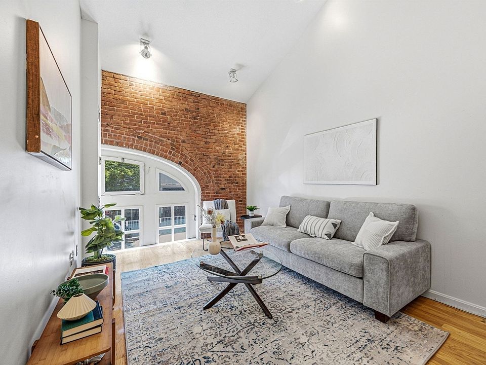 1st image of 106 13th St APT 236