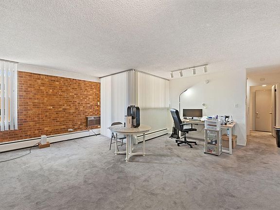 3rd image of 850 20th St #202