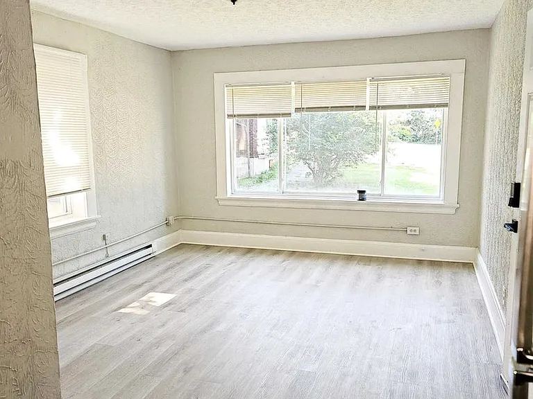3131 Gilbert Ave — Photo 9