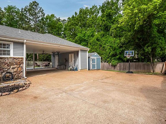 4th image of 8376 Briar Creek Dr