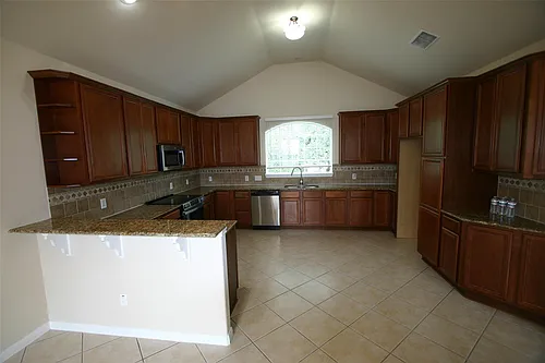 332 Southwind Rd Photo 1