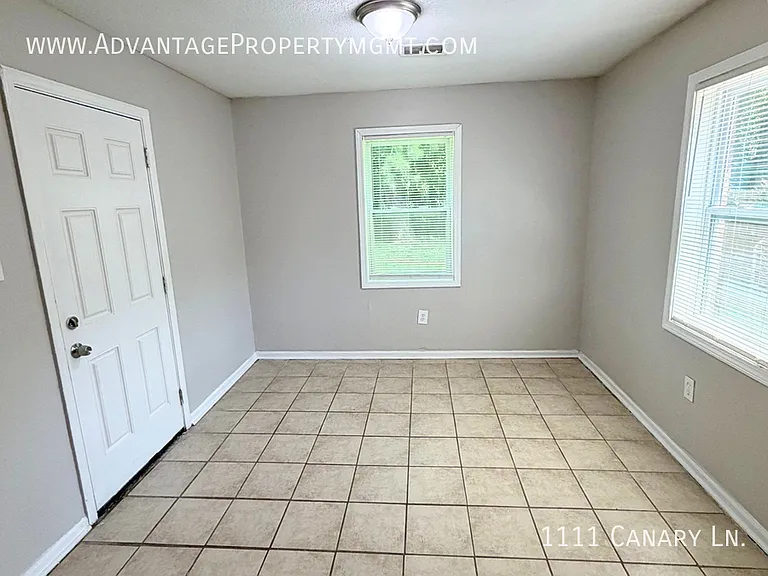 1111 Canary Ln — Photo 3