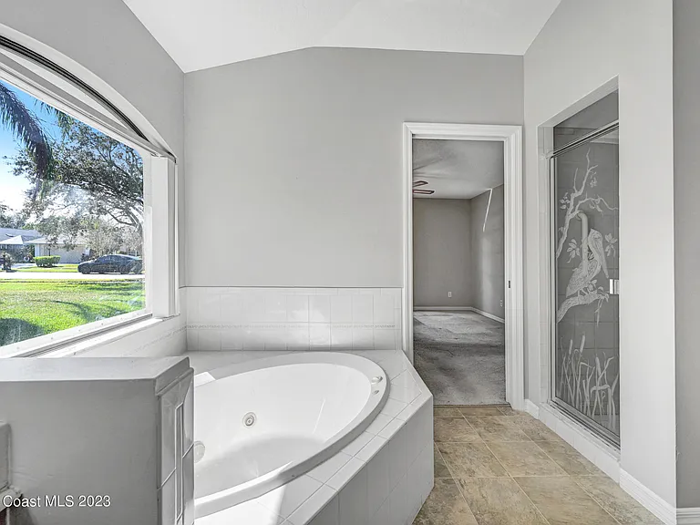 3643 Bluefield Ave — Photo 22