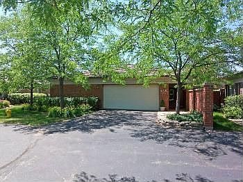 1st image of 448 Amberley Ln