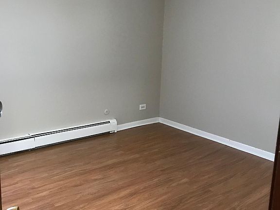 5th image of 385 Ann St APT 6