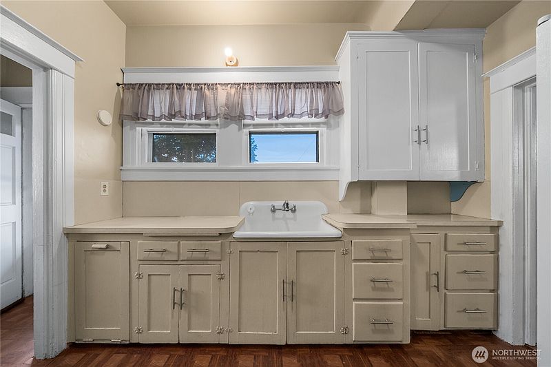 5th image of 5019 N 46TH Street