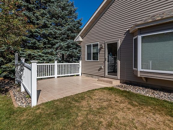 4th image of 193 Goldfinch Ln