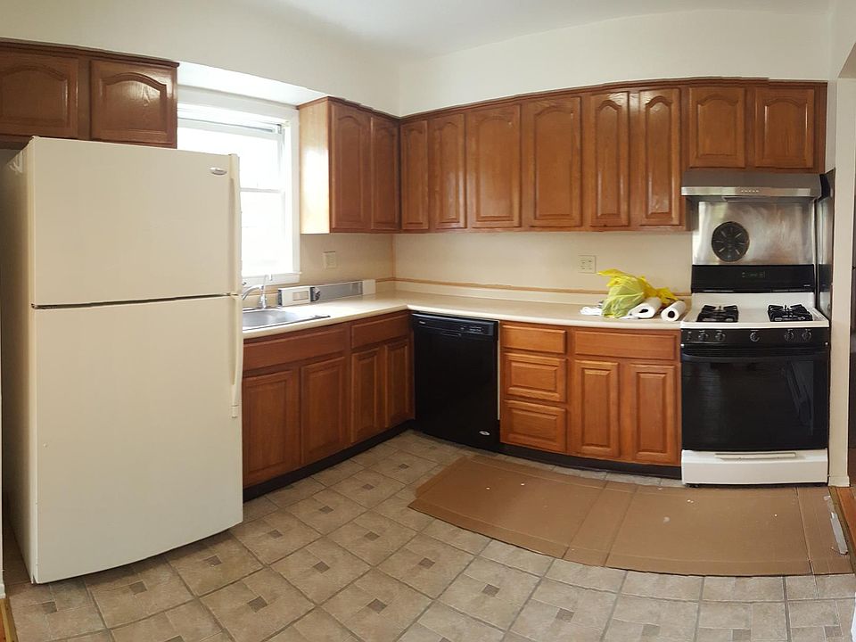 1st image of 29-17 Bell Blvd