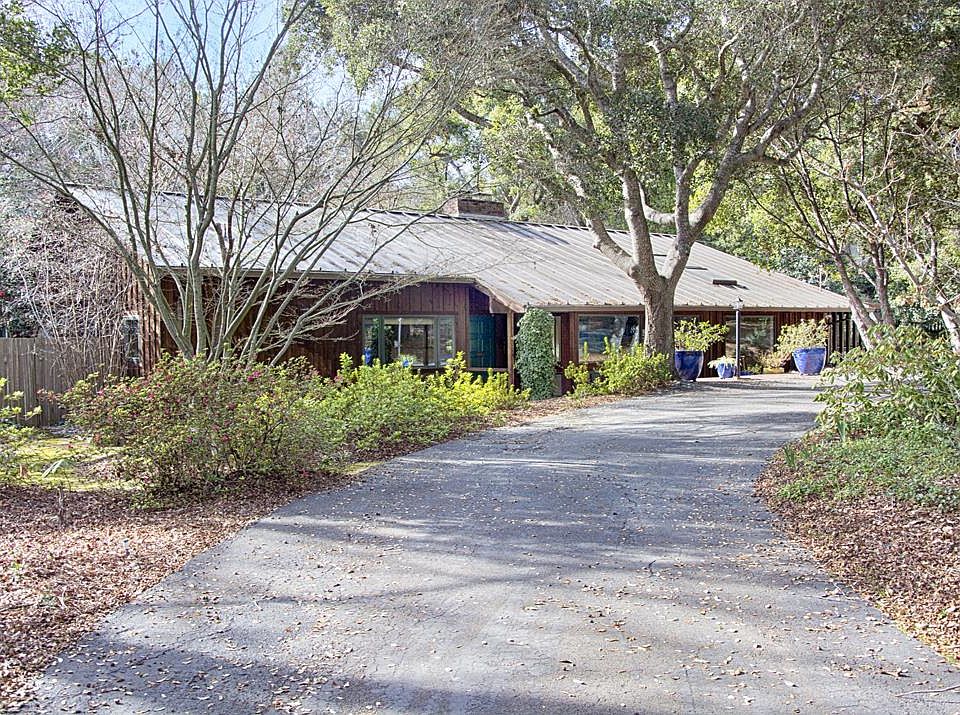 1st image of 235 Isbel Dr