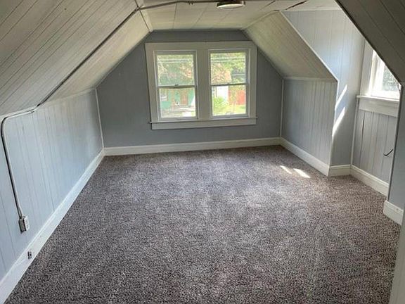 4th image of 111 S Houston St #200