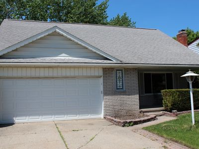 2367 Alexander Dr, Troy, MI, 48083