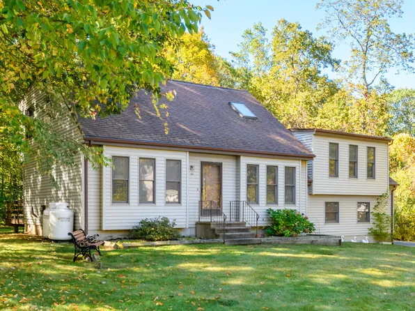 26 Putting Green Lane, Prospect, CT 06712