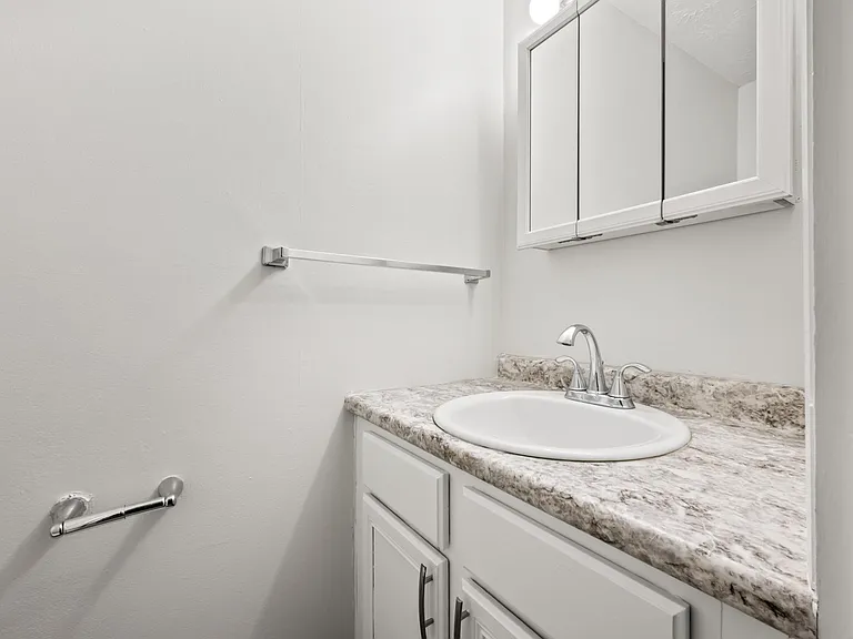 347 Oakland St #47 — Photo 9
