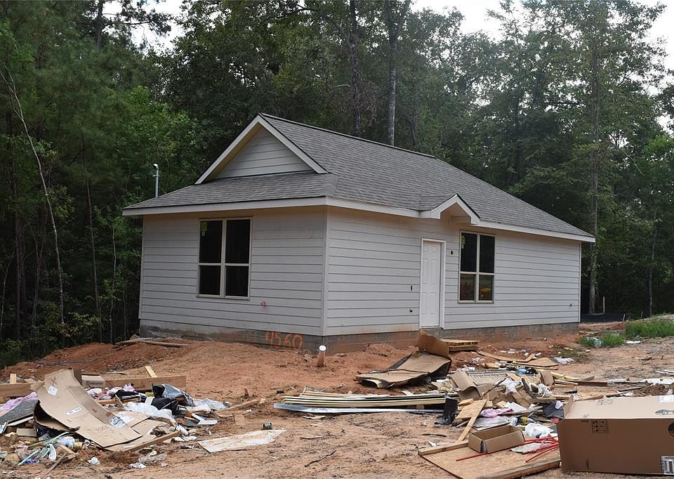 1st image of 4560 Ben Milam St