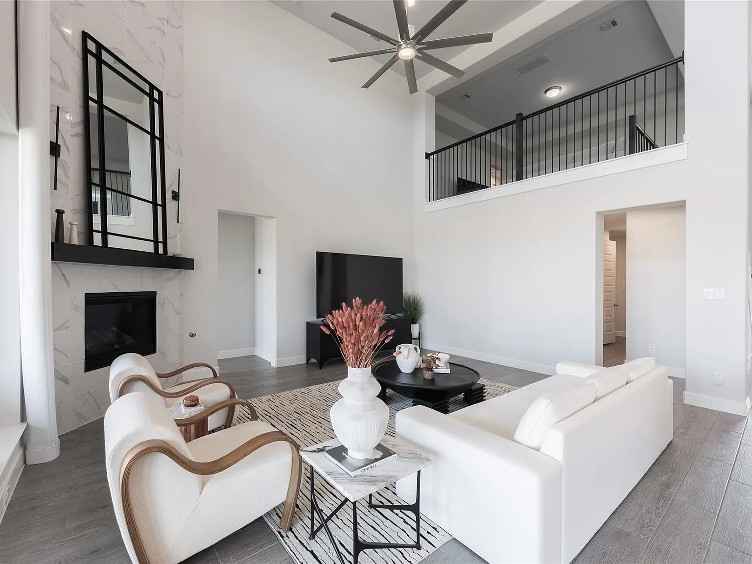 5 bed, 4.5 bath, 4058 sqft, $5,500 — Photo 3