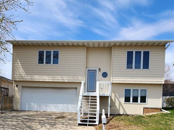 111 Village Dr, Pierre, SD 57501