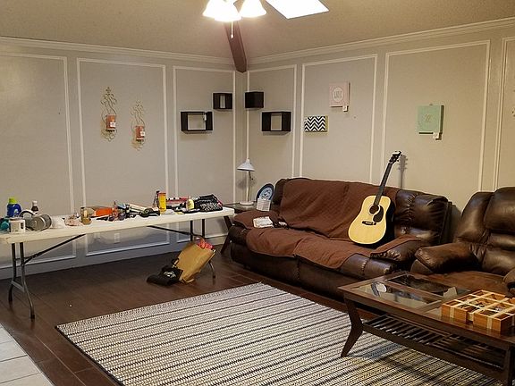 3rd image of 4433 Graves Dr