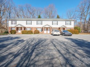 1009 22nd St NE APT A, Hickory, NC 28601