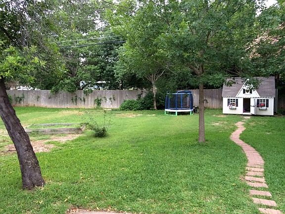 5th image of 556 Bellaire Dr
