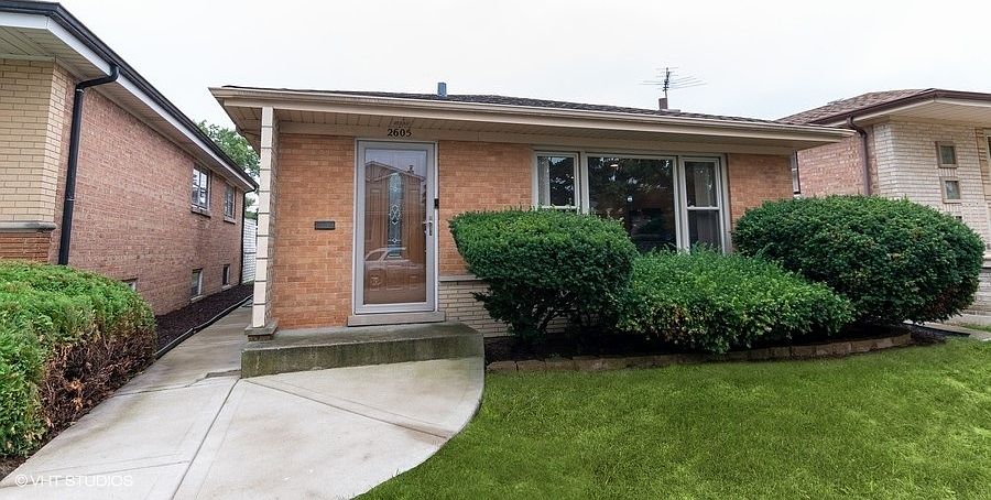 1st image of 2605 W 83rd Pl