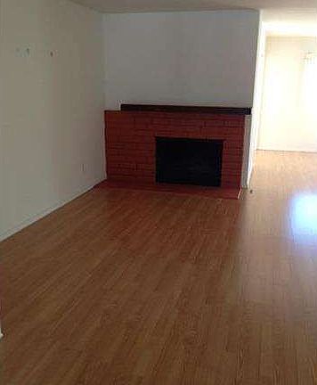 3rd image of 22738 Hamlin St