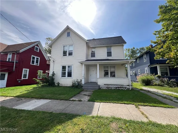 220 7th St, Fairport Harbor, OH 44077