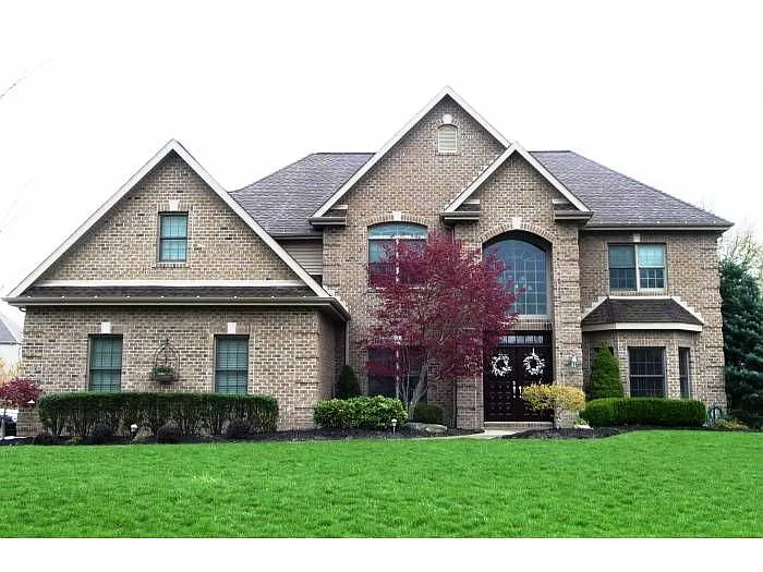 306 Steeplechase Dr photo 1