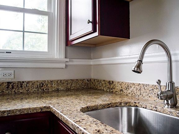 3rd image of 4500 Eastover Ave