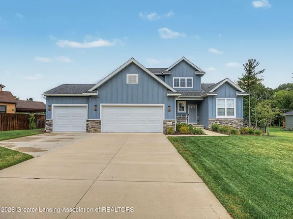 6475 Heathfield Dr, East Lansing, MI 48823