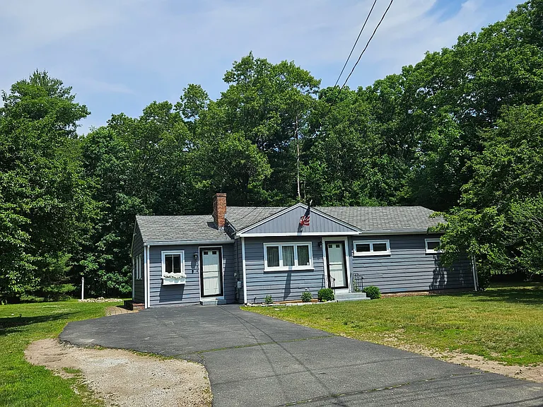 354 East St — Photo 1