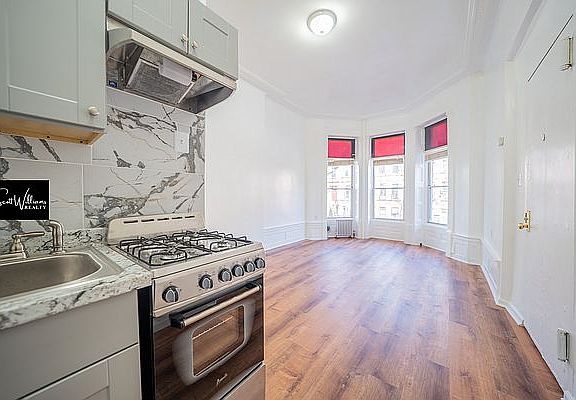 3rd image of 396 Hancock St APT 2