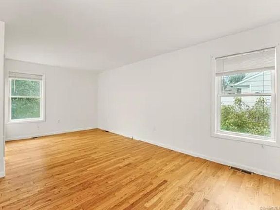 4th image of 28 Andrassy Ave