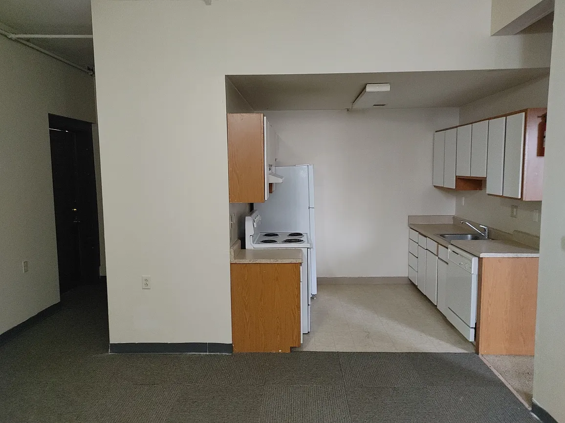 Building Photo - 416 Sullivan Ave W #106