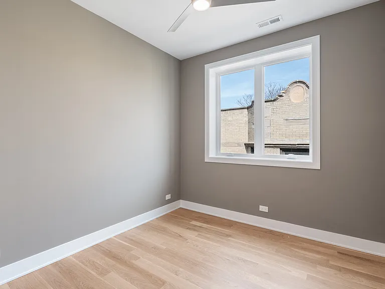4861 N Hermitage Ave — Photo 18