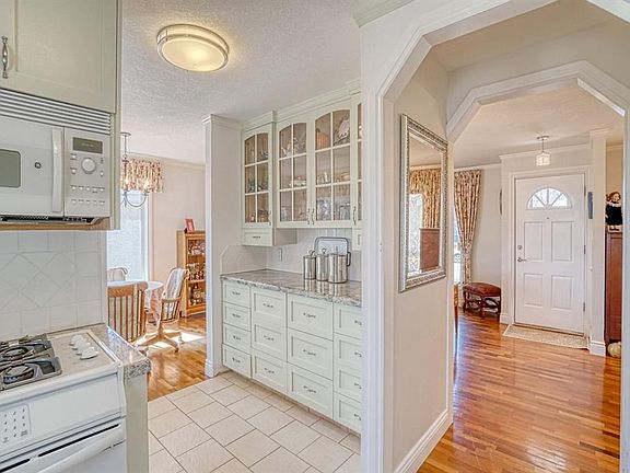5th image of 7412 W Fleetwood Dr SE