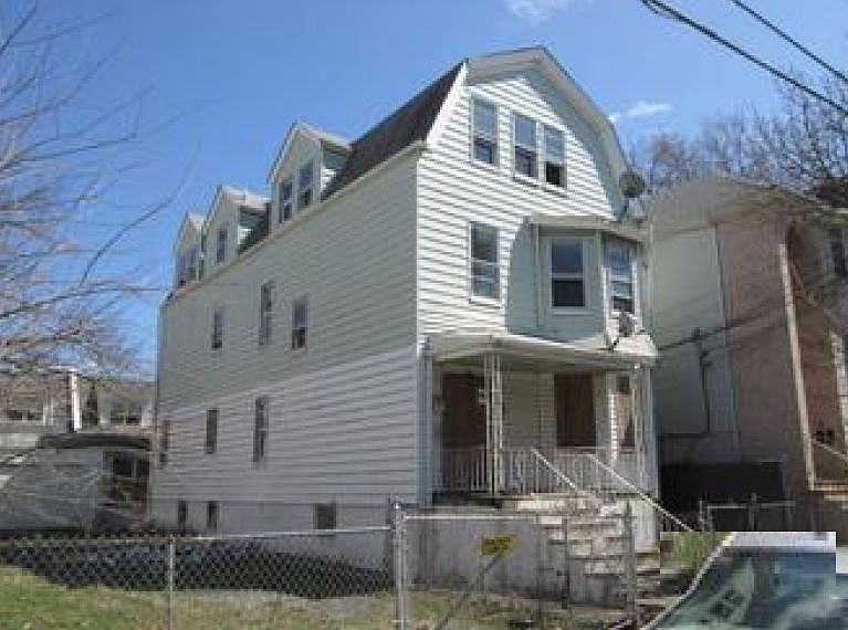 2nd image of 176-178 Seymour Ave
