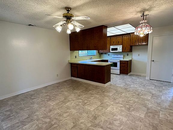 4th image of 4865 Tangerine Ave