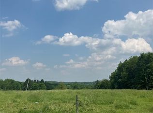 200 Dandelion Ln, Butler, PA 16001