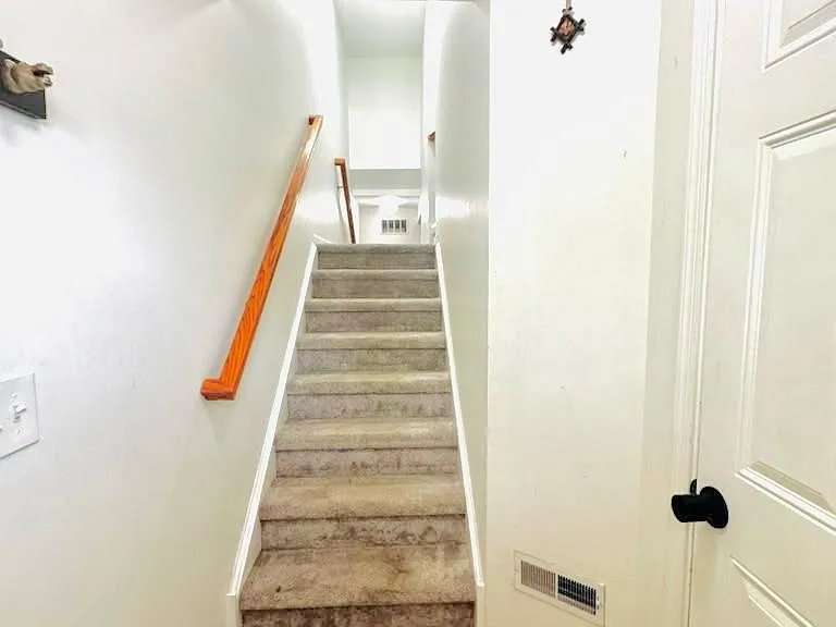 3335 Kentshire Cir — Photo 3