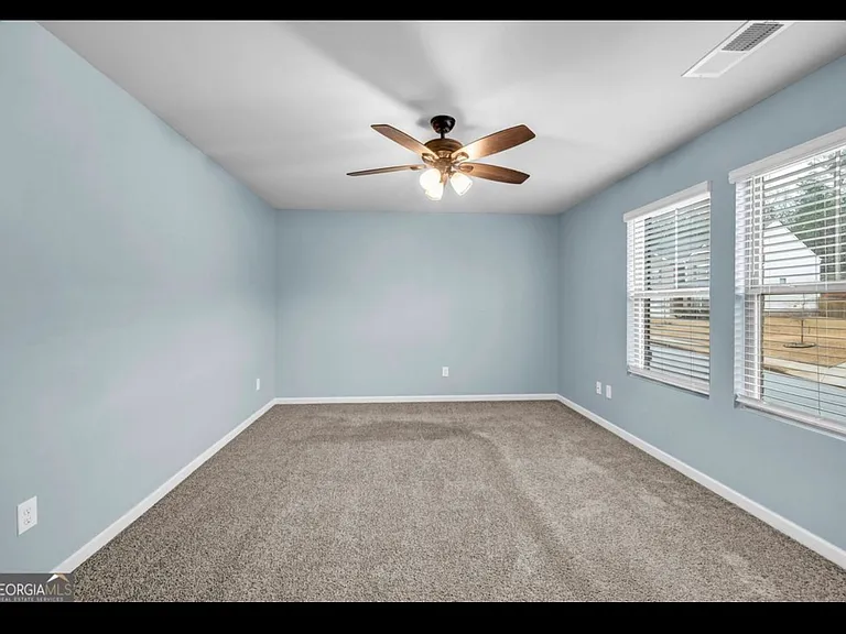 205 Twin Lakes Dr — Photo 11