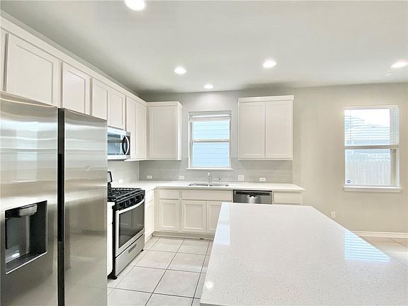 5th image of 2112 Pecan Island Dr