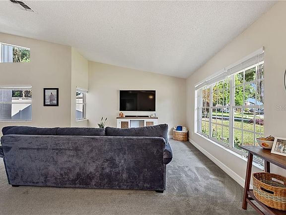 5th image of 3662 Chatham Dr