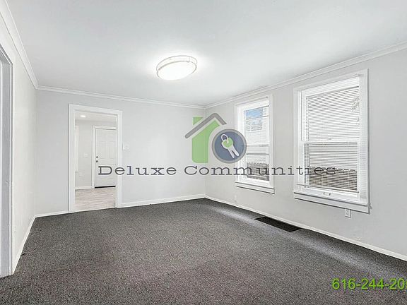 5th image of 344 Diamond Ave SE