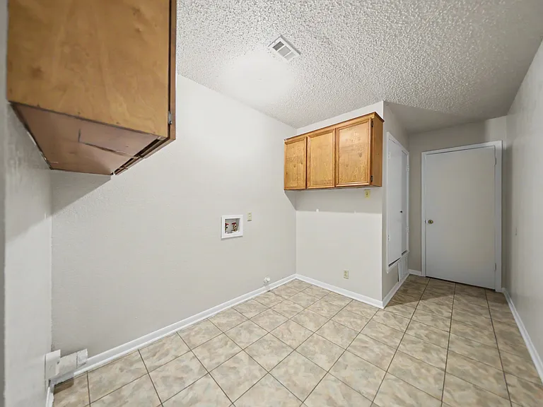 2433 Canyon Creek Dr — Photo 23