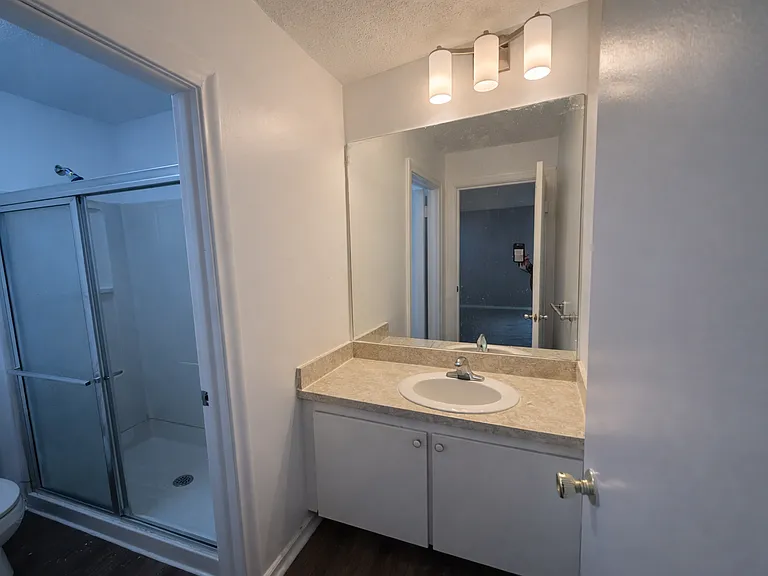 48A304 Avonwood Rd #304 — Photo 15