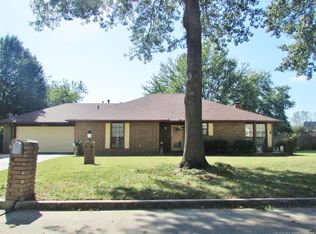 2813 Houston St, Muskogee, OK 74403