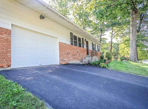 2nd image of 82 Quevic Dr
