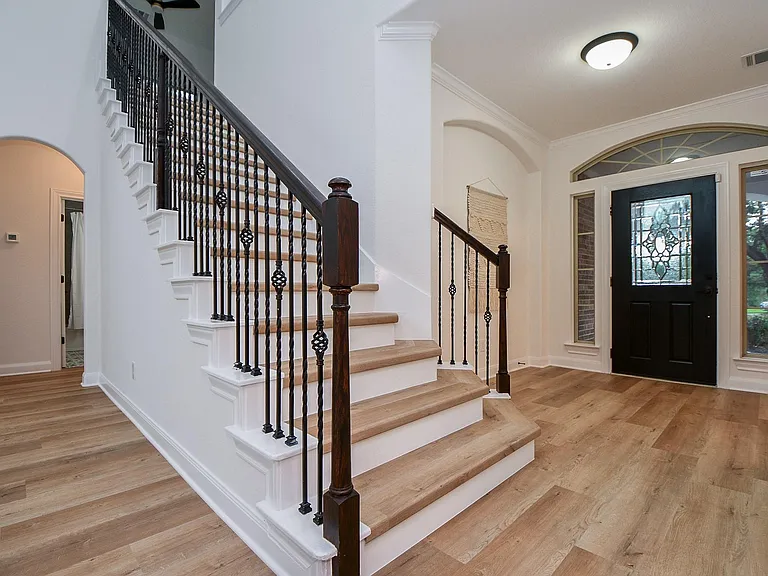 18 Hadlock Pl — Photo 3