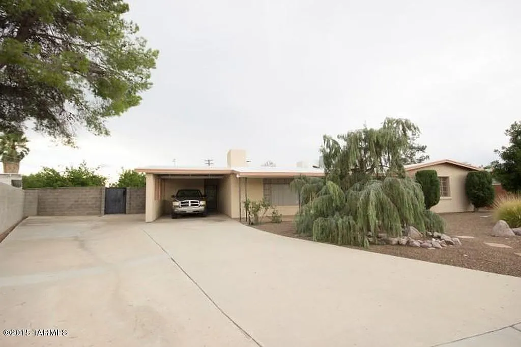 2309 N Madelyn Cir — Photo 2